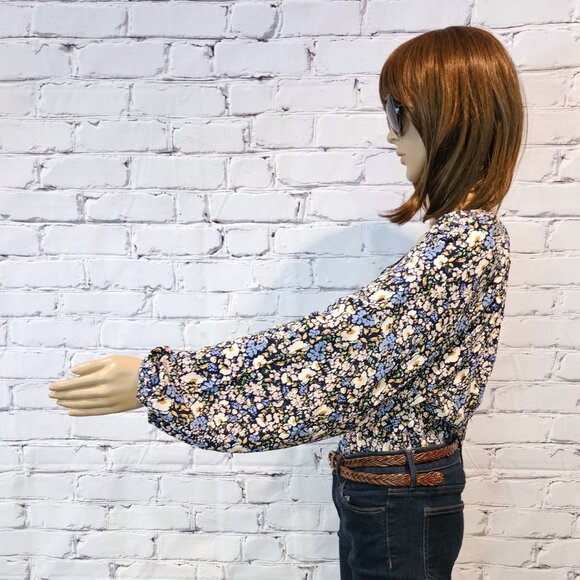 NWOT!! RW&Co long sleeve floral pattern shirt with front tassel ties - Picture 7 of 9